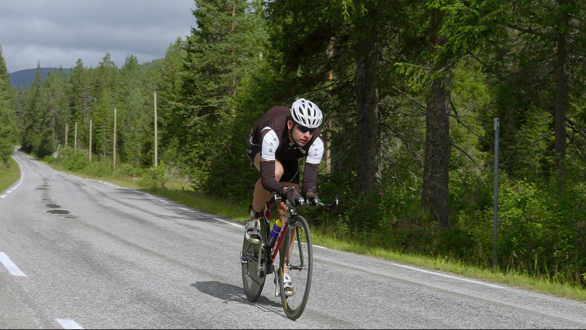 女篮国手海外高光表现激励更多年轻女孩投身篮球,女子篮球高手